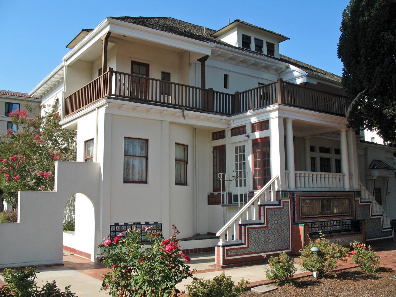 Window replacement in San Leandro, California